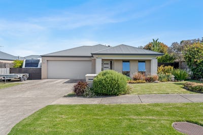 /international/au/21-norfolk-place-port-fairy-vic-150722484/