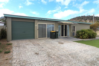 /international/au/35-pike-street-stanthorpe-qld-150964984/