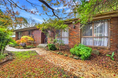 /international/au/2-1a-molleton-street-blackburn-vic-151358324/