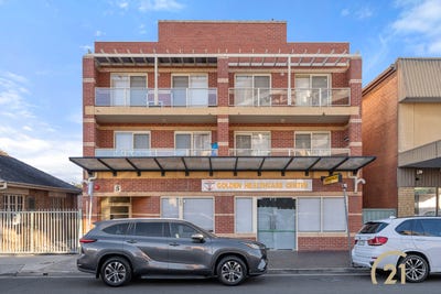 /international/au/8-5-william-street-fairfield-nsw-148623840/