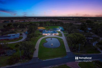/international/au/17-kilkerrin-drive-moama-nsw-150650128/