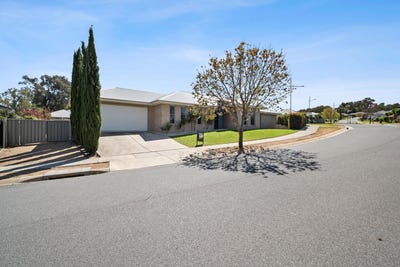 /international/au/119-ava-avenue-thurgoona-nsw-152635792/