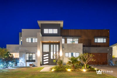 /international/au/1-marina-parade-jacobs-well-qld-152583932/