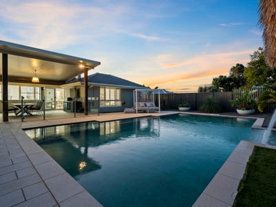 /international/au/19-flamingo-crescent-thornlands-qld-151402872/