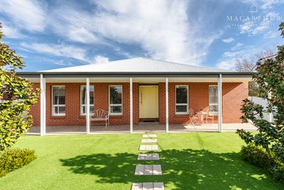 /international/au/7-matthews-street-lockhart-nsw-151891132/
