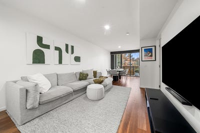/international/au/g16-43-currong-street-north-braddon-act-151987720/
