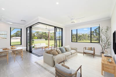 /international/au/12-great-knot-place-boonooroo-qld-150819536/
