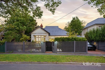 /international/au/2-alexandra-avenue-canterbury-vic-151071600/