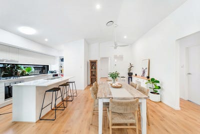 /international/au/10-haskins-street-baringa-qld-150695272/