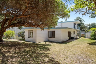/international/au/45-manuka-street-sandy-point-vic-151349964/