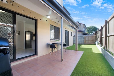 /international/au/3-19-daniells-street-carina-qld-152558192/