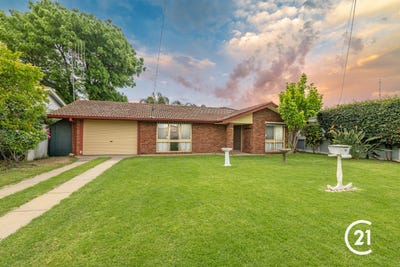 /international/au/44-popplewell-street-moama-nsw-152666264/