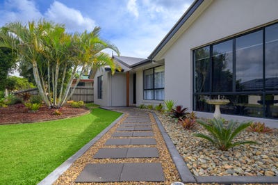 /international/au/19-banksia-avenue-tin-can-bay-qld-151199260/