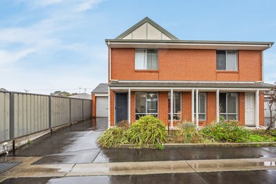 /international/au/18b-waterman-terrace-mitchell-park-sa-148518008/