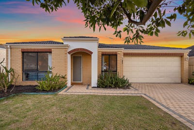 /international/au/35a-winchelsea-road-nollamara-wa-151590768/