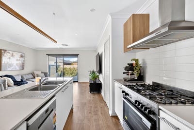 /international/au/11-languid-street-armstrong-creek-vic-148538316/