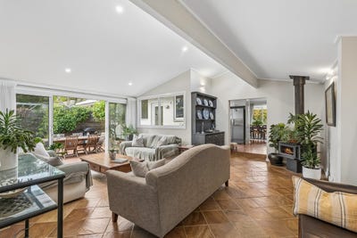 /international/au/70-heath-road-kalamunda-wa-152382636/