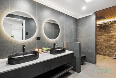 /international/au/28-treetops-avenue-south-penrith-nsw-151984612/