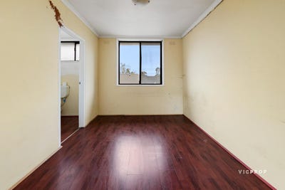 /international/au/17-31-ridley-street-albion-vic-151462928/