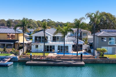 /international/au/30-macintyre-crescent-sylvania-waters-nsw-152599564/