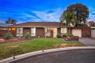 /international/au/7-kingswood-crescent-paralowie-sa-152543688/