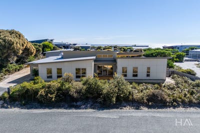 /international/au/9-ninth-island-crescent-lulworth-tas-150900000/