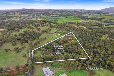 /international/au/14-cormilio-drive-wandin-north-vic-151297264/