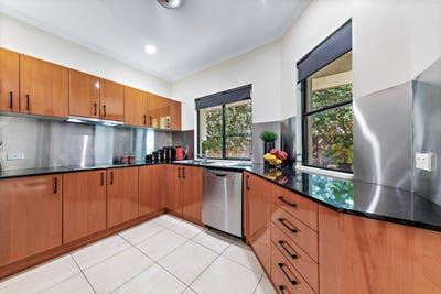 /international/au/26-25-abell-road-cannonvale-qld-150607852/