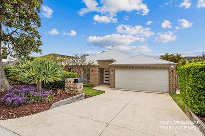 /international/au/10-myaree-way-duncraig-wa-152649032/