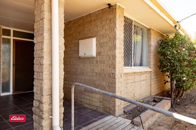 /international/au/26-golf-road-merredin-wa-152545340/