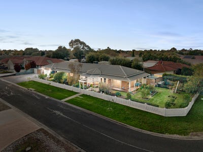 /international/au/71-hopetoun-road-werribee-vic-151343464/