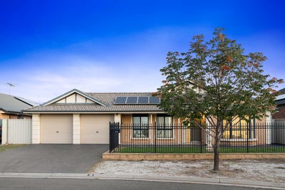 /international/au/35-amberwell-terrace-burton-sa-150960336/