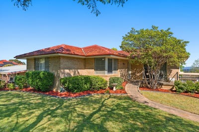 /international/au/8-berowra-street-cowra-nsw-152540936/