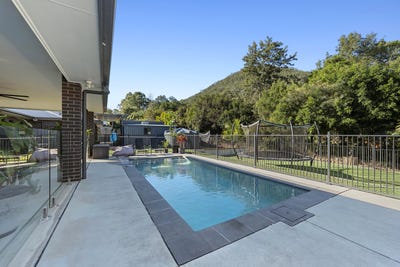 /international/au/16-mountain-breeze-place-beerwah-qld-151287472/
