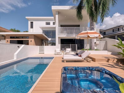 /international/au/35-hodgens-street-caloundra-qld-152191508/