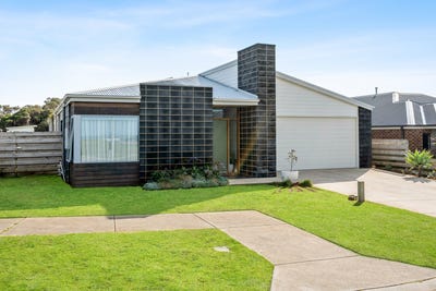 /international/au/16-martin-laurence-place-port-fairy-vic-152684640/