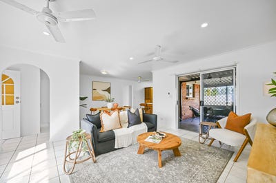 /international/au/4-bambil-court-mount-louisa-qld-151545900/