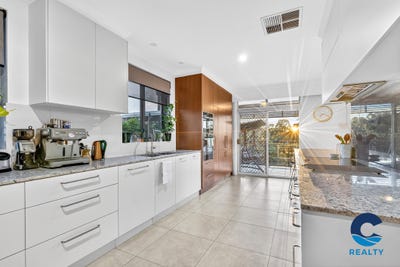 /international/au/43-meecham-way-karrinyup-wa-151228640/
