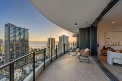 /international/au/2401-33-surf-parade-broadbeach-qld-151307488/