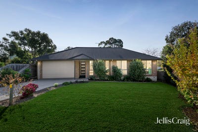 /international/au/16-george-street-wandin-north-vic-151102236/