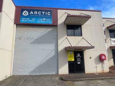 /international/au/unit-2-14-civil-court-harlaxton-qld-505166976/