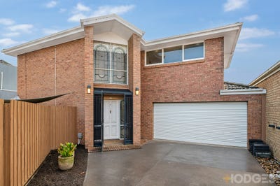 /international/au/2-6-winston-drive-caulfield-south-vic-151315076/