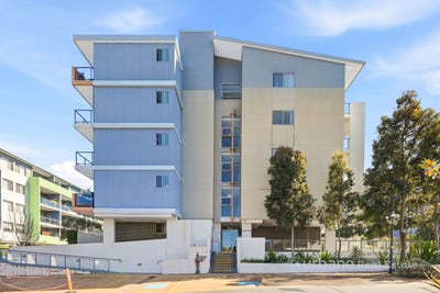 /international/au/103-8c-myrtle-street-prospect-nsw-152144824/