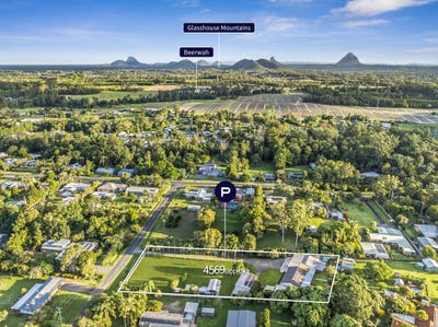 /international/au/13-strawberry-road-beerwah-qld-151301360/
