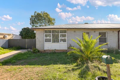 /international/au/3-small-crescent-smithfield-plains-sa-150952672/