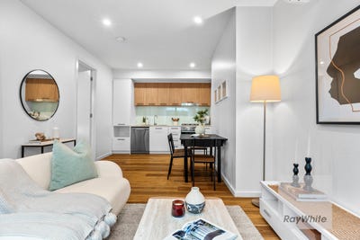 /international/au/8-83-janefield-drive-bundoora-vic-151360248/