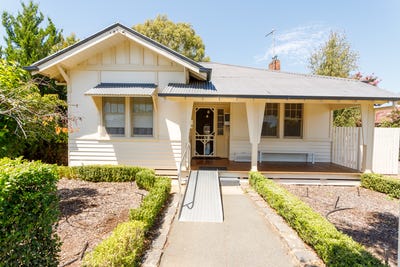 /international/au/14-thomson-street-tatura-vic-151215192/