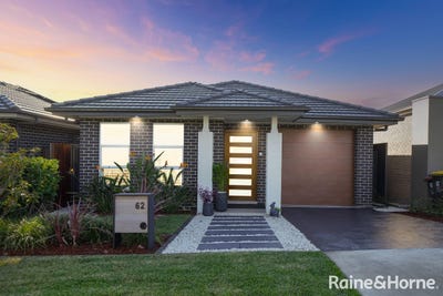 /international/au/62-power-ridge-oran-park-nsw-148313896/