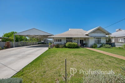 /international/au/29-we-street-balranald-nsw-152670580/
