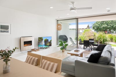 /international/au/unit-7-1-rainbow-beach-road-rainbow-beach-qld-150926008/